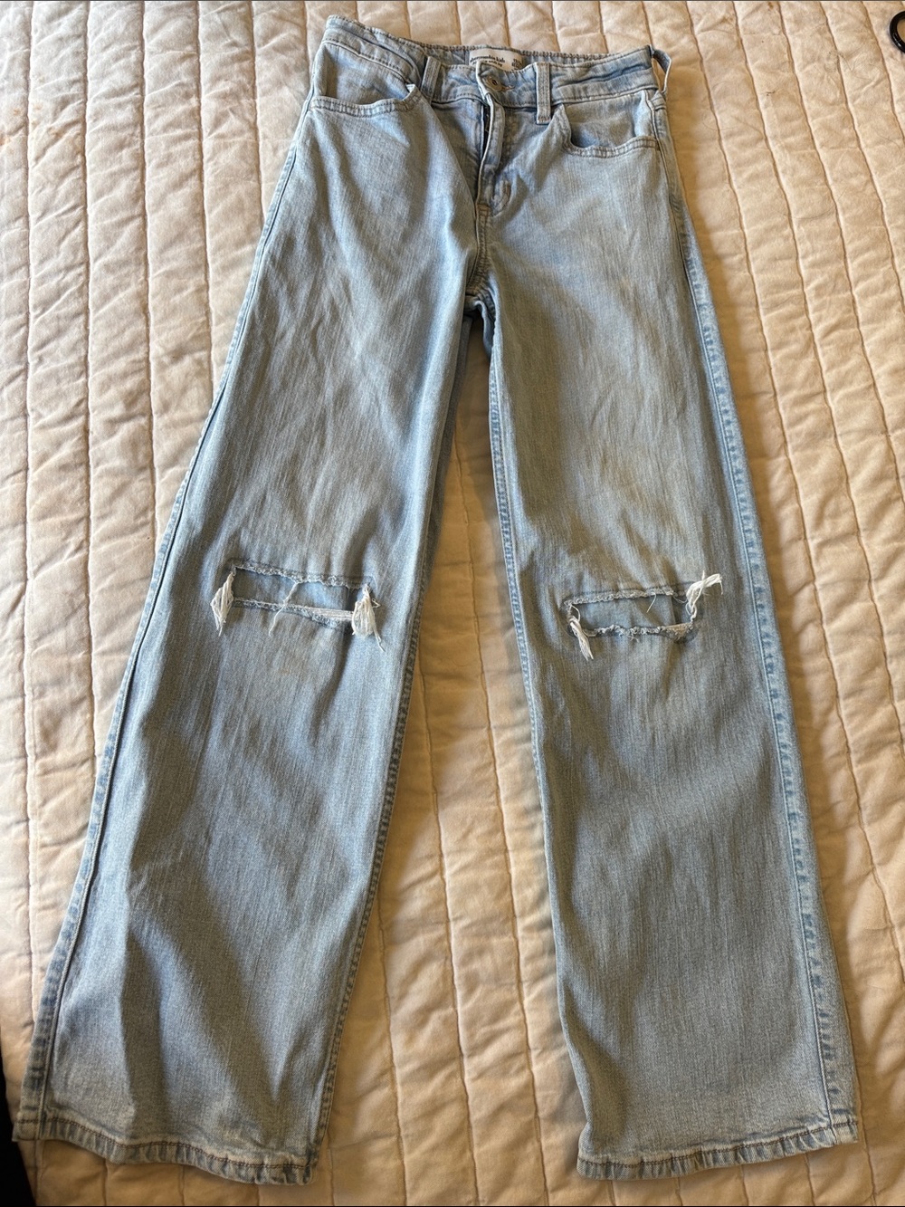 abercrombie kids Light Wash Distressed Knee Straight Jeans